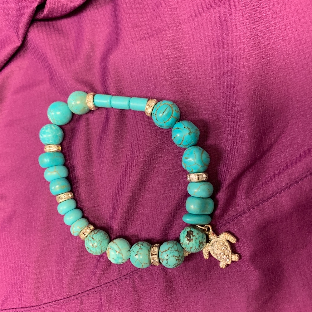 Turquoise Color Beaded Bracelet with Sea Turtle